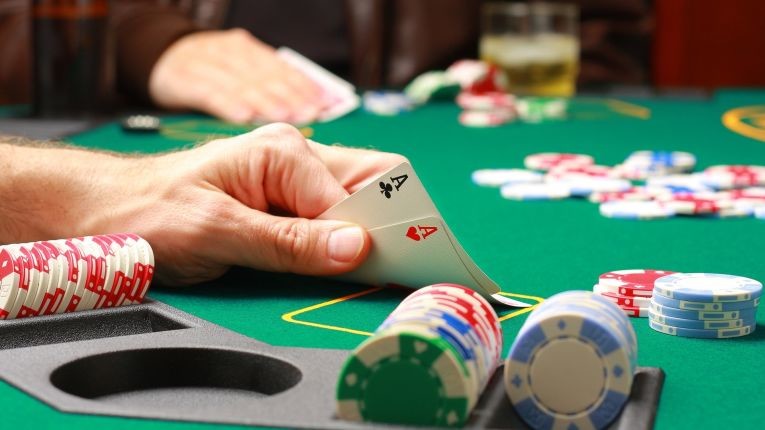 Как играть в покер: правила для начинающих игроков