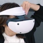 Распаковка гарнитуры виртуальной реальности PS VR2
